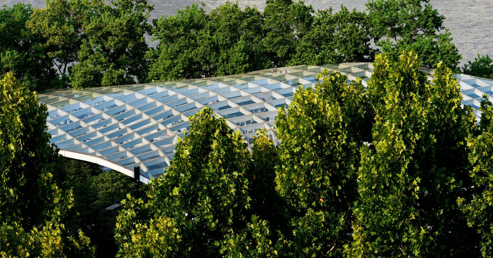 declan sun fiyl9nd2i3o unsplash